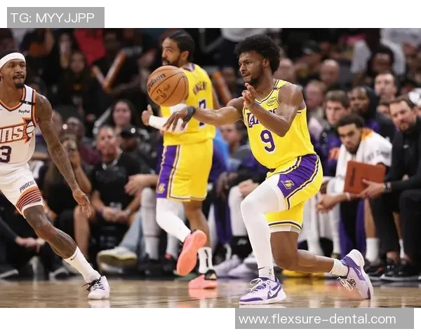 湖人逆转太阳获得西部半决赛首胜